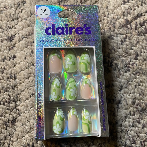 Claire’s 3 pack of nails! - Picture 6 of 7
